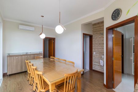 Casa de condomínio à venda com 300m², 4 quartos e 6 vagasEspaço gourmet