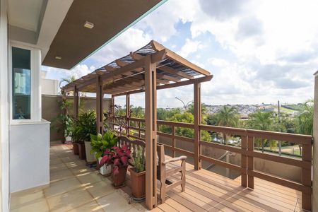 Casa de condomínio à venda com 300m², 4 quartos e 6 vagasVaranda com pergolado