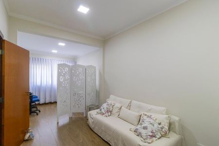 Casa de condomínio à venda com 300m², 4 quartos e 6 vagasSala de TV