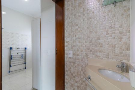 Casa de condomínio à venda com 300m², 4 quartos e 6 vagasLavabo 1