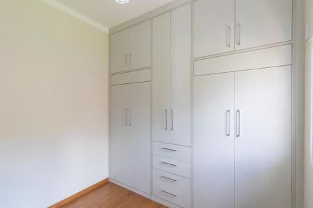 Casa de condomínio à venda com 300m², 4 quartos e 6 vagasQuarto 2