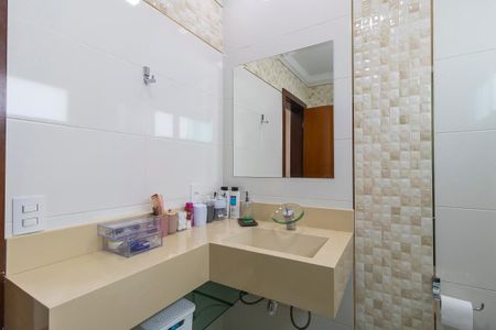 Casa de condomínio à venda com 300m², 4 quartos e 6 vagasBanheiro da suíte