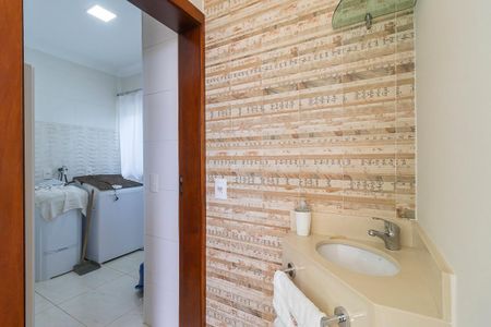 Casa de condomínio à venda com 300m², 4 quartos e 6 vagasLavabo 2