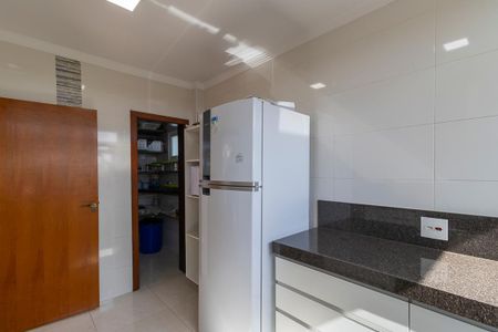 Casa de condomínio à venda com 300m², 4 quartos e 6 vagasCozinha 2