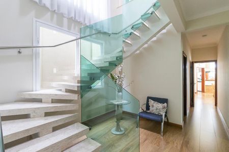 Casa de condomínio à venda com 300m², 4 quartos e 6 vagasHall