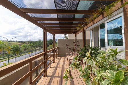 Casa de condomínio à venda com 300m², 4 quartos e 6 vagasVaranda com pergolado