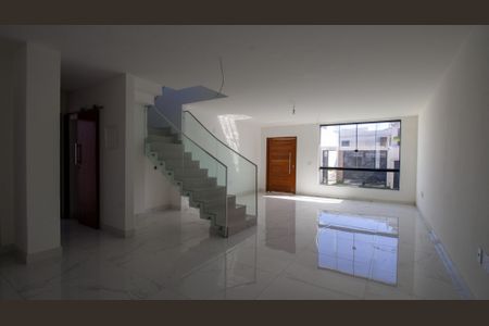 Casa à venda com 181m², 4 quartos e sem vagaSala