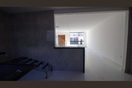 Casa à venda com 181m², 4 quartos e sem vagaCozinha e Área de Serviço