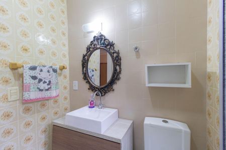 Apartamento para alugar com 68m², 2 quartos e sem vagaBanheiro