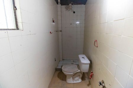 Casa à venda com 368m², 5 quartos e 6 vagas Casa à venda com 368m², 5 quartos e 6 vagasBanheiro da Suíte 5