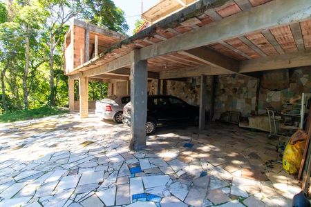 Casa à venda com 368m², 5 quartos e 6 vagas Casa à venda com 368m², 5 quartos e 6 vagasGaragem