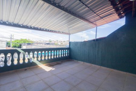 Casa à venda com 144m², 3 quartos e 2 vagas Casa à venda com 144m², 3 quartos e 2 vagasVaranda