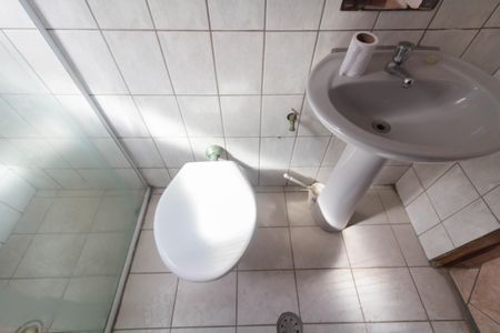 Casa à venda com 144m², 3 quartos e 2 vagas Casa à venda com 144m², 3 quartos e 2 vagasBanheiro 2