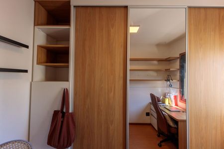 Apartamento para alugar com 73m², 2 quartos e 1 vagaQuarto