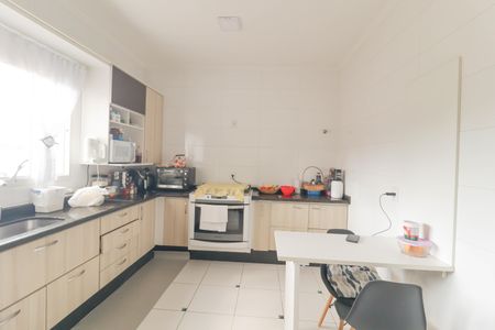 Casa à venda com 231m², 3 quartos e 2 vagas Casa à venda com 231m², 3 quartos e 2 vagasCozinha