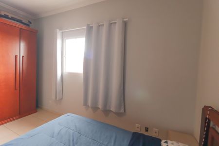 Casa à venda com 231m², 3 quartos e 2 vagas Casa à venda com 231m², 3 quartos e 2 vagasQuarto 2