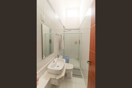 Casa à venda com 231m², 3 quartos e 2 vagas Casa à venda com 231m², 3 quartos e 2 vagasBanheiro