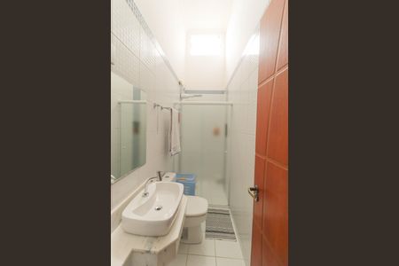 Casa à venda com 231m², 3 quartos e 2 vagas Casa à venda com 231m², 3 quartos e 2 vagasBanheiro