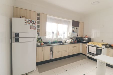 Casa à venda com 231m², 3 quartos e 2 vagas Casa à venda com 231m², 3 quartos e 2 vagasCozinha