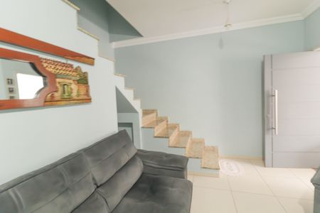 Casa à venda com 231m², 3 quartos e 2 vagas Casa à venda com 231m², 3 quartos e 2 vagasSala