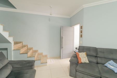 Casa à venda com 231m², 3 quartos e 2 vagas Casa à venda com 231m², 3 quartos e 2 vagasSala