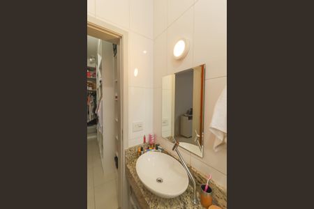 Casa à venda com 231m², 3 quartos e 2 vagas Casa à venda com 231m², 3 quartos e 2 vagasBanheiro da Suíte