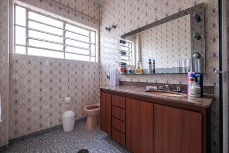 Casa à venda com 290m², 3 quartos e 3 vagasBanheiro