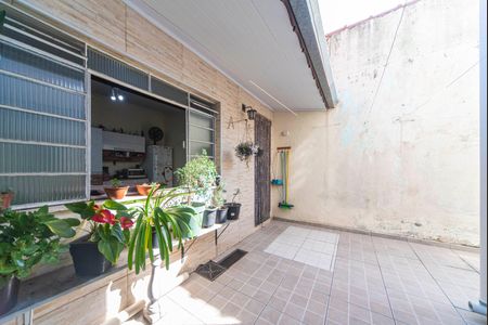 Casa à venda com 150m², 6 quartos e 2 vagas Casa à venda com 150m², 6 quartos e 2 vagasQuintal