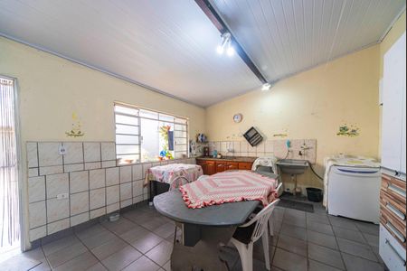 Casa à venda com 150m², 6 quartos e 2 vagas Casa à venda com 150m², 6 quartos e 2 vagasÁrea de Serviço