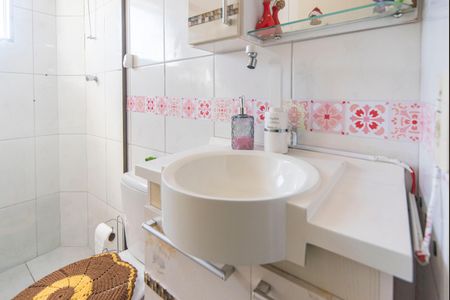 Casa à venda com 150m², 6 quartos e 2 vagas Casa à venda com 150m², 6 quartos e 2 vagasBanheiro Social