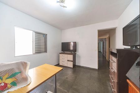 Casa à venda com 150m², 6 quartos e 2 vagas Casa à venda com 150m², 6 quartos e 2 vagasQuarto 2 Casa 2