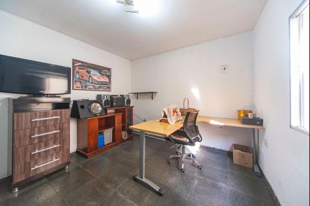 Casa à venda com 150m², 6 quartos e 2 vagas Casa à venda com 150m², 6 quartos e 2 vagasQuarto 2 Casa 2