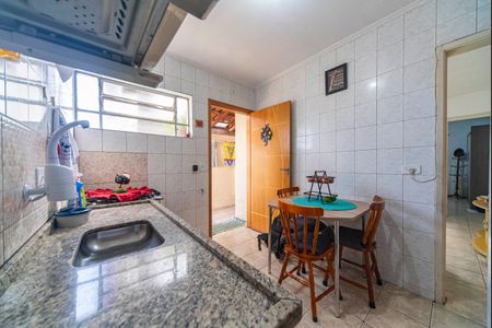 Casa à venda com 150m², 6 quartos e 2 vagas Casa à venda com 150m², 6 quartos e 2 vagasCozinha