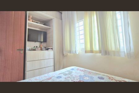 Casa à venda com 318m², 4 quartos e 1 vaga Casa à venda com 318m², 4 quartos e 1 vagaQuarto