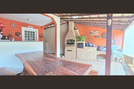 Casa à venda com 318m², 4 quartos e 1 vaga Casa à venda com 318m², 4 quartos e 1 vagaEspaço Gourmet