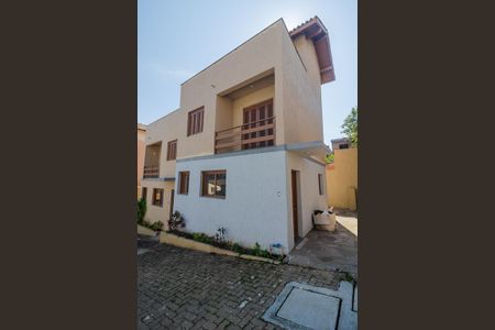 Casa de condomínio à venda com 109m², 3 quartos e 1 vagaFachada