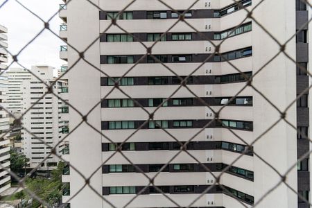 Apartamento à venda com 253m², 4 quartos e 3 vagasVista da Suíte 3