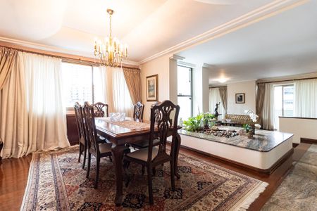 Apartamento à venda com 253m², 4 quartos e 3 vagasSala