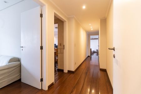 Apartamento à venda com 253m², 4 quartos e 3 vagasCorredor
