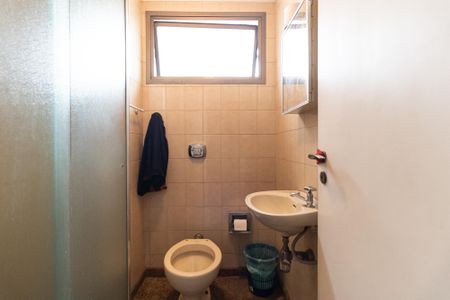 Apartamento à venda com 253m², 4 quartos e 3 vagasBanheiro de Serviço