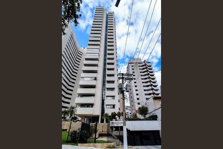 Apartamento à venda com 253m², 4 quartos e 3 vagasFachada