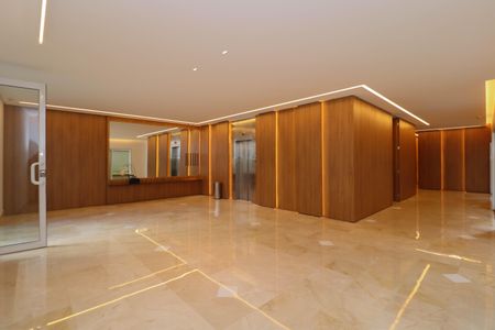 Apartamento à venda com 111m², 2 quartos e 2 vagas Apartamento à venda com 111m², 2 quartos e 2 vagasHall social