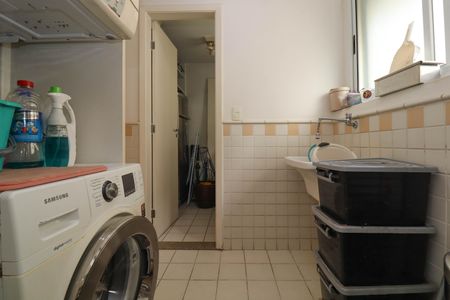 Apartamento à venda com 111m², 2 quartos e 2 vagas Apartamento à venda com 111m², 2 quartos e 2 vagasÁrea de Serviço