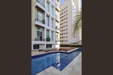 Apartamento à venda com 111m², 2 quartos e 2 vagas Apartamento à venda com 111m², 2 quartos e 2 vagasÁrea comum - Piscina