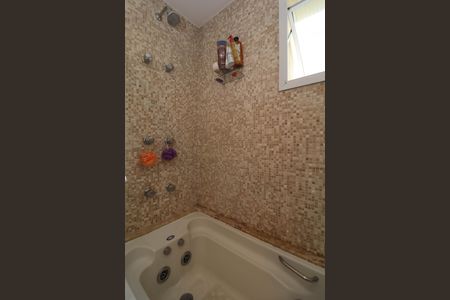 Apartamento à venda com 111m², 2 quartos e 2 vagas Apartamento à venda com 111m², 2 quartos e 2 vagasBanheiro da Suíte