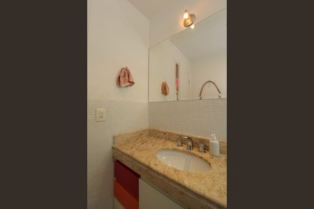 Apartamento à venda com 111m², 2 quartos e 2 vagas Apartamento à venda com 111m², 2 quartos e 2 vagasBanheiro