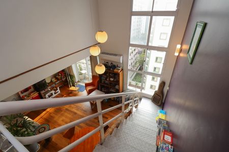 Apartamento à venda com 111m², 2 quartos e 2 vagas Apartamento à venda com 111m², 2 quartos e 2 vagasEscada