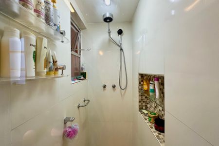 Casa de condomínio à venda com 140m², 3 quartos e 1 vaga Casa de condomínio à venda com 140m², 3 quartos e 1 vagaBanheiro