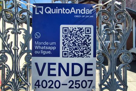 Casa à venda com 131m², 5 quartos e 1 vaga Casa à venda com 131m², 5 quartos e 1 vagaPLACA INSTALADA NA FACHADA