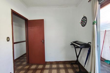 Casa à venda com 131m², 5 quartos e 1 vaga Casa à venda com 131m², 5 quartos e 1 vagaSala de TV